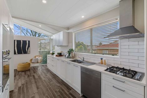 Photo of property in 47 Marvon Downs Avenue, Pakuranga Heights, Auckland, 2010