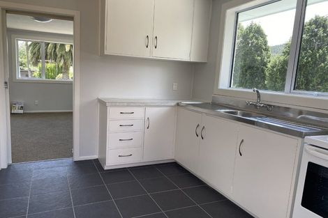 Photo of property in 2/12 Poplar Grove, Ebdentown, Upper Hutt, 5018