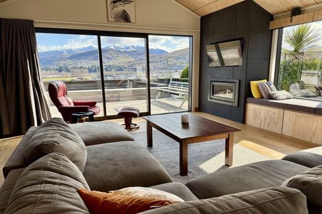 Photo of property in 28 Myles Way, Lower Shotover, Queenstown, 9304