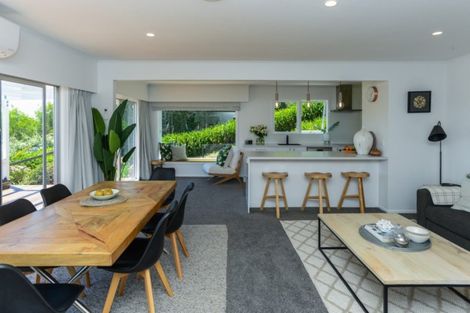 Photo of property in 11 Busby Hill, Havelock North, 4130