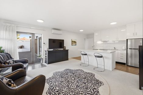 Photo of property in 670 Papamoa Beach Road, Papamoa Beach, Papamoa, 3118