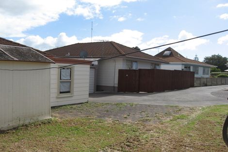 Photo of property in 2/11 Tomintoul Place, Highland Park, Auckland, 2010