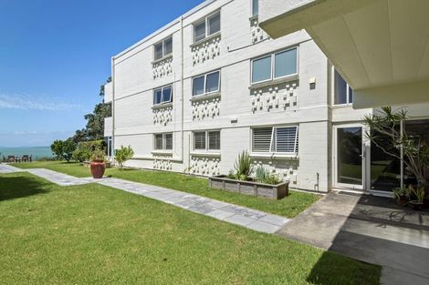 Photo of property in 1/21 Clifton Road, Hauraki, Auckland, 0622