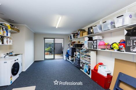Photo of property in 5 Ashington Road, Silverstream, Upper Hutt, 5019