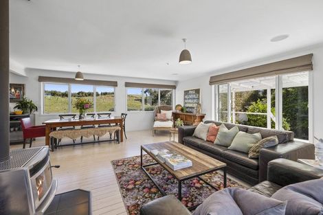 Photo of property in 822 Carrington Road, Hurworth, New Plymouth, 4371