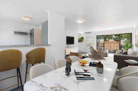 Photo of property in 43 Tiri Tiri Road, Birkdale, Auckland, 0626