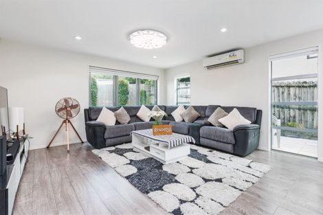 Photo of property in 96 San Valentino Drive, Henderson, Auckland, 0612