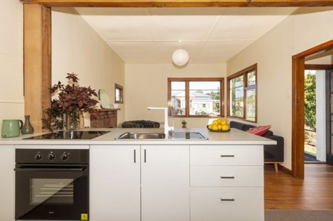Photo of property in 18 Carnarvon Street, Gisborne, 4010