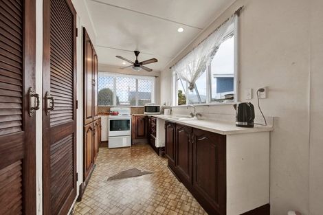 Photo of property in 25 Argyle Street, Hawera, 4610