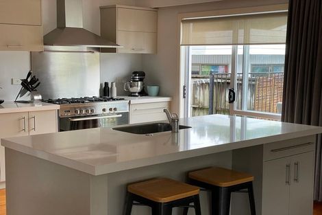 Photo of property in 1/206 Onewa Road, Birkenhead, Auckland, 0626