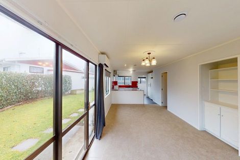 Photo of property in 10 Essex Place, Springvale, Whanganui, 4501