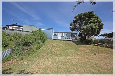 Photo of property in 13 Nelson Street, Foxton Beach, Foxton, 4815