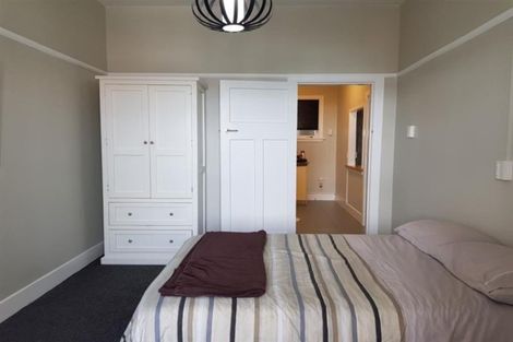 Photo of property in Devonport Apartments, 37/127 Saint Aubyn Street, New Plymouth, 4310