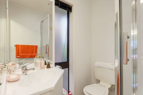 Photo of property in 1 Crestview Place, Browns Bay, Auckland, 0630
