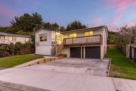 Photo of property in 10 Transom Close, Whitby, Porirua, 5024
