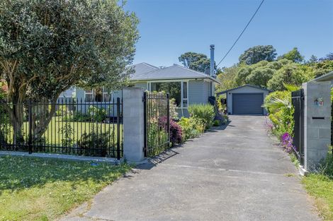 Photo of property in 14 Kawiu Road, Levin, 5510