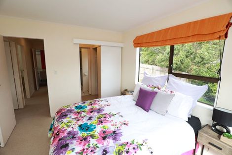 Photo of property in 56 Woodhouse Avenue, Karori, Wellington, 6012