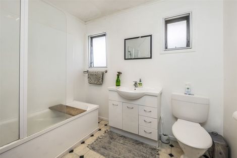 Photo of property in 90 Chichester Drive, Rosehill, Papakura, 2113