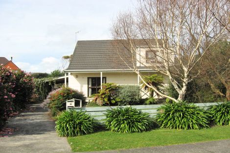 Photo of property in 10 Atarau Grove, Paraparaumu, 5032