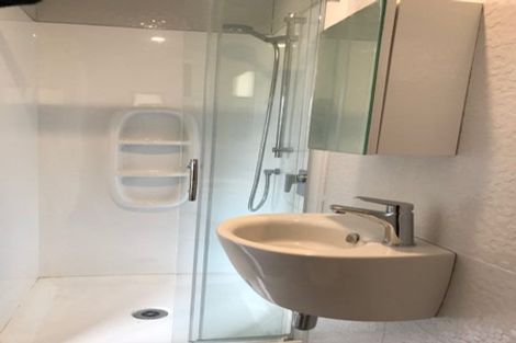 Photo of property in 2/121 Rongotai Road, Kilbirnie, Wellington, 6022