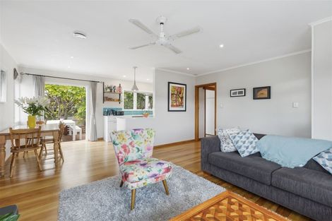 Photo of property in 1/3 Ellice Road, Totara Vale, Auckland, 0629