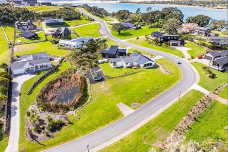 Photo of property in 127 Estuary Drive, Mangawhai Heads, Mangawhai, 0505