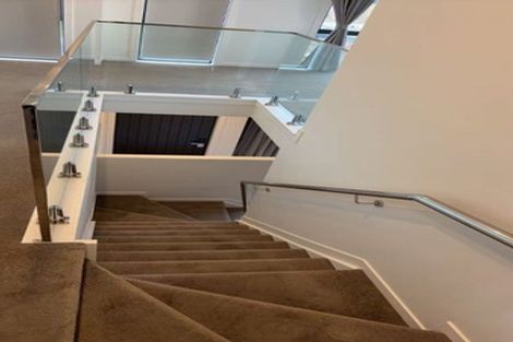 Photo of property in 4e Knights Road, Rosedale, Auckland, 0632