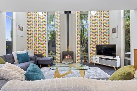 Photo of property in 15a Chilcombe Street, Ilam, Christchurch, 8041