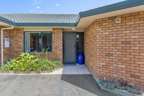 Photo of property in 1/18 Karamu Street, Te Atatu Peninsula, Auckland, 0610