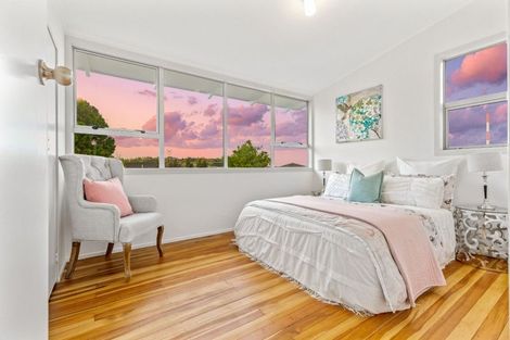 Photo of property in 18 Waimumu Road, Massey, Auckland, 0614