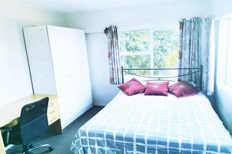 Photo of property in 39a Forrest Hill Road, Milford, Auckland, 0620