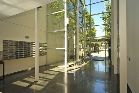 Photo of property in Sanctum Apartment, 10 Ebor Street, Te Aro, Wellington, 6011