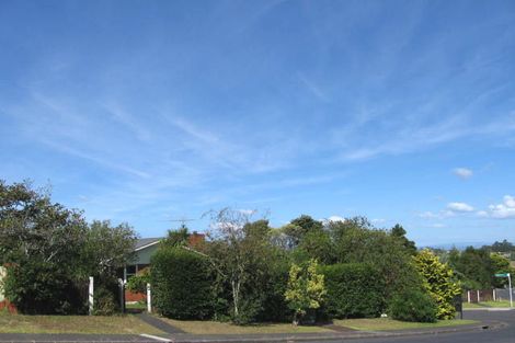 Photo of property in 4 Sycamore Drive, Sunnynook, Auckland, 0620