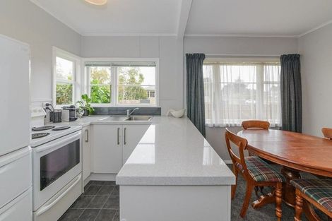 Photo of property in 8 Galway Avenue, Hokowhitu, Palmerston North, 4410