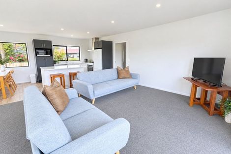 Photo of property in 8a Holden Avenue, Holdens Bay, Rotorua, 3010