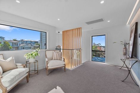 Photo of property in 2/21 Eastcliffe Road, Castor Bay, Auckland, 0620