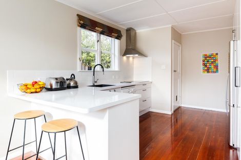 Photo of property in 3 Wharenui Terrace, Roslyn, Palmerston North, 4414