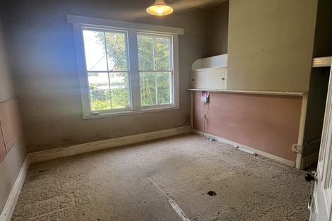 Photo of property in 21 Pahiatua Street, Hokowhitu, Palmerston North, 4410