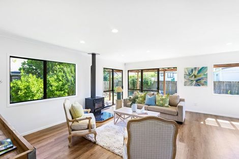 Photo of property in 45 Darren Crescent, Half Moon Bay, Auckland, 2012