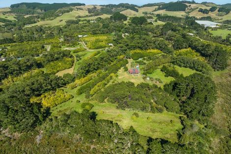 Photo of property in 882 South Head Road, South Head, Helensville, 0874
