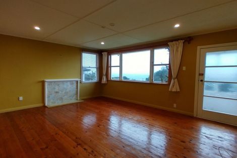 Photo of property in 43 Hiwi Crescent, Titahi Bay, Porirua, 5022