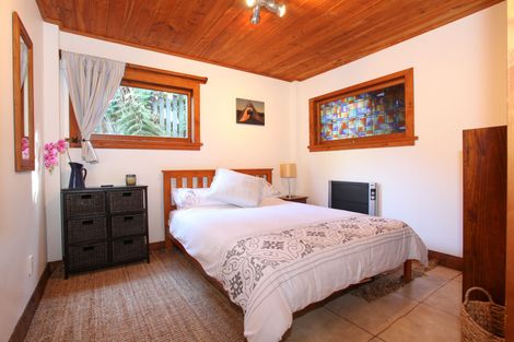 Photo of property in 11 Robertson Street, Raglan, 3225