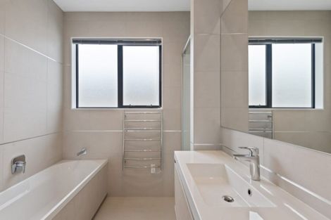 Photo of property in 19 Waituarua Drive, Takanini, 2112