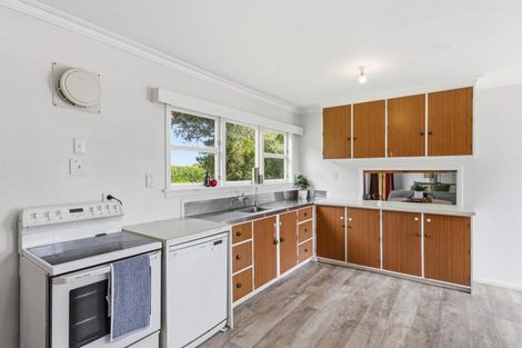 Photo of property in 225 Kuku Beach Road, Kuku, Manakau, 5570