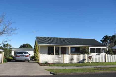 Photo of property in 10 Seaward Place, Wattle Downs, Auckland, 2103