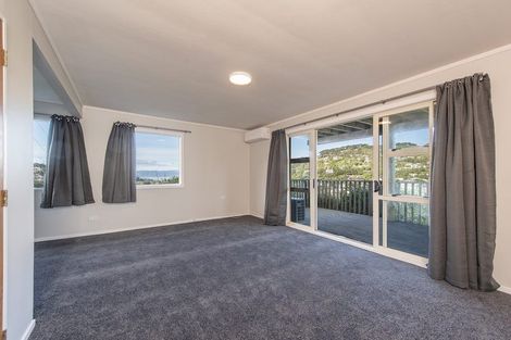 Photo of property in 41 Chartwell Drive, Crofton Downs, Wellington, 6035