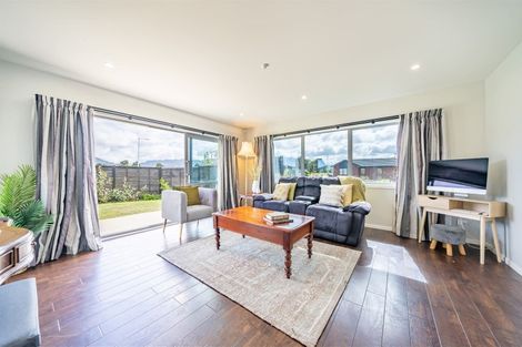 Photo of property in 15 Hopkirk Avenue, Wallaceville, Upper Hutt, 5018