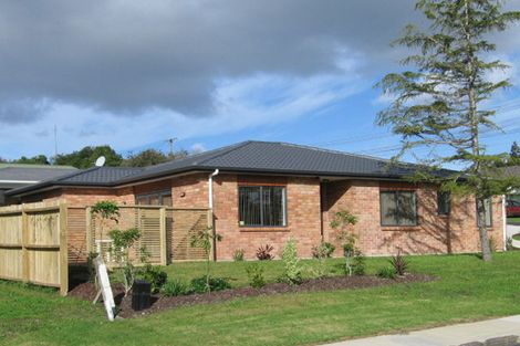 Photo of property in 104b Wharf Road, Te Atatu Peninsula, Auckland, 0610