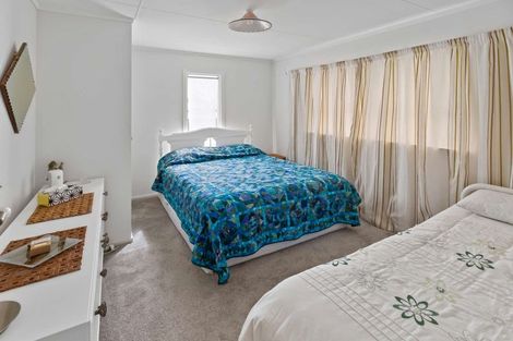 Photo of property in 61 Edinburgh Terrace, Foxton Beach, Foxton, 4815
