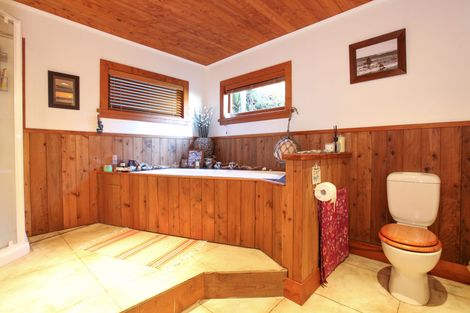 Photo of property in 11 Robertson Street, Raglan, 3225